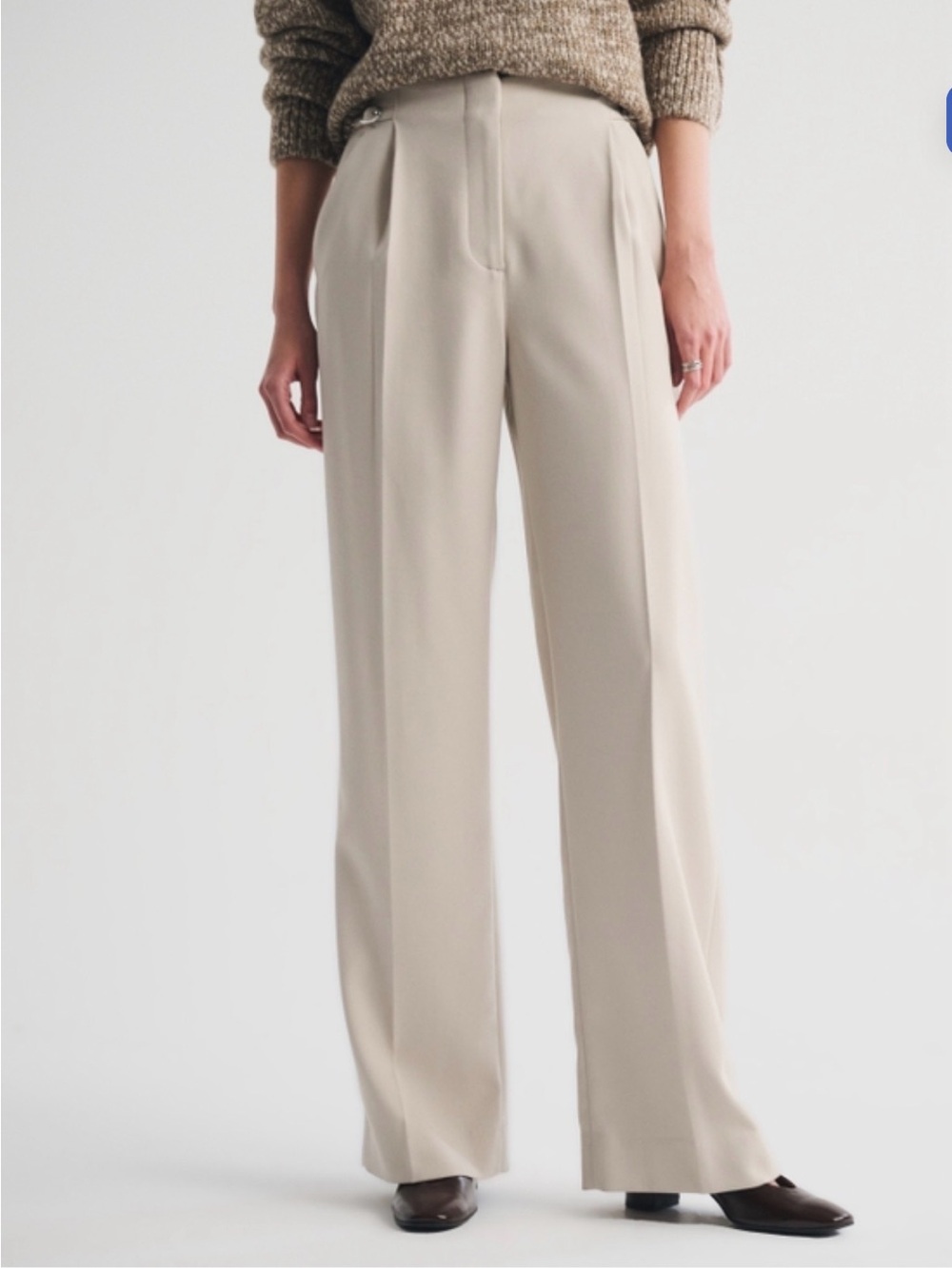 Abercrombie & Fitch Sloane Tailored Wide-Leg Trousers in Light Cream - Picture 2 of 6